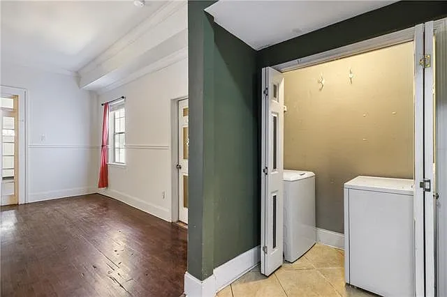 1136 Touro St — Photo 14
