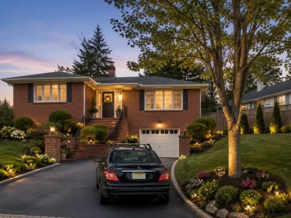 37-39 Edison Dr, Summit City, NJ 07901