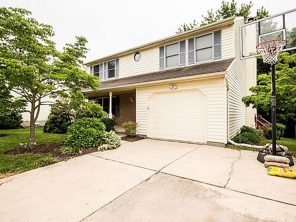 3rd image of 1517 Fountain Glen Dr
