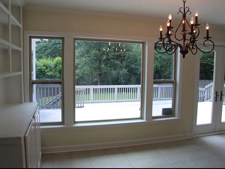 404 Granada Dr — Photo 4