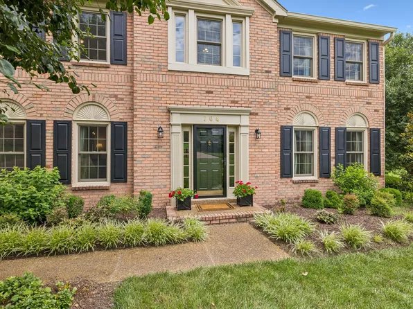 704 Helmsdale Pl S, Brentwood, TN 37027
