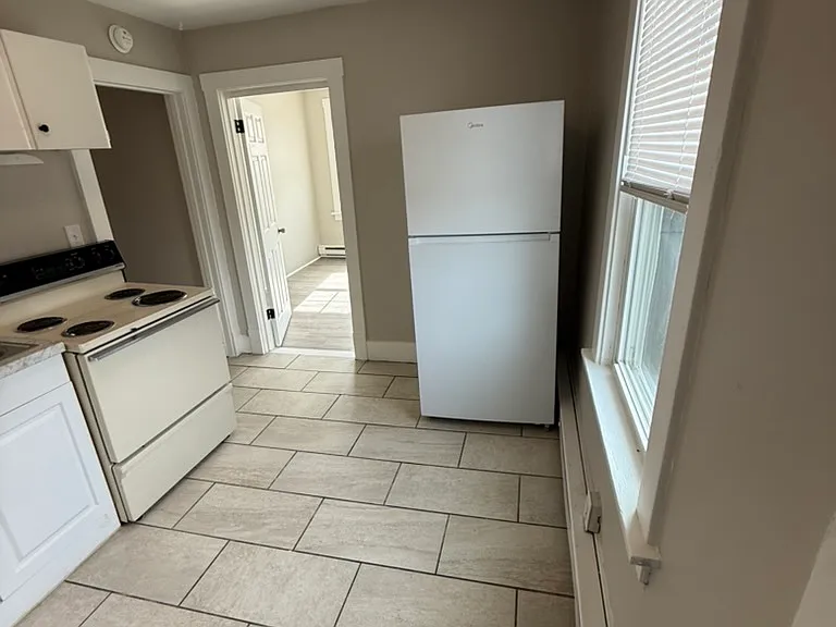 1897 Clarke Dr — Photo 3