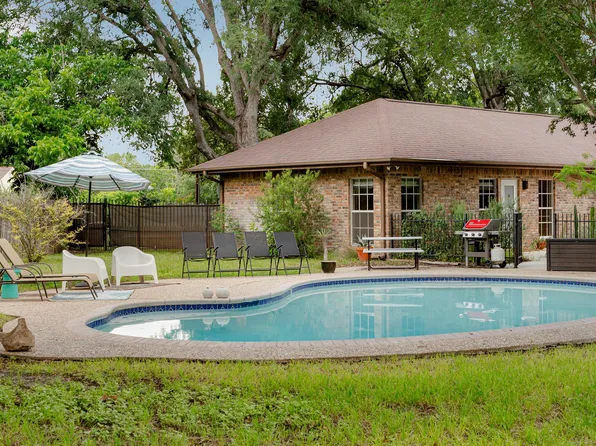 400 Hackberry St, Lockhart, TX 78644
