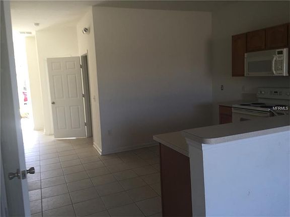 3rd image of 2535 Maneshaw Ln