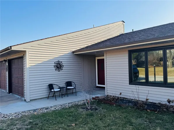 1012 E Competine St APT 202, Knoxville, IA 50138