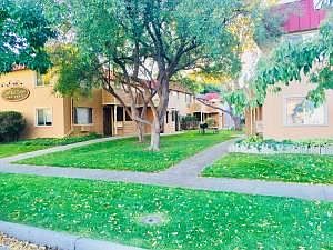 Gorgeous grounds w/ mature trees all just 1 block to Old Town FTC