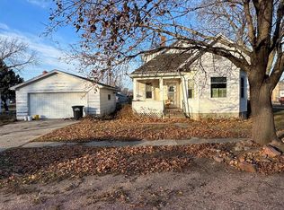 213 S High St, Menno, SD 57045