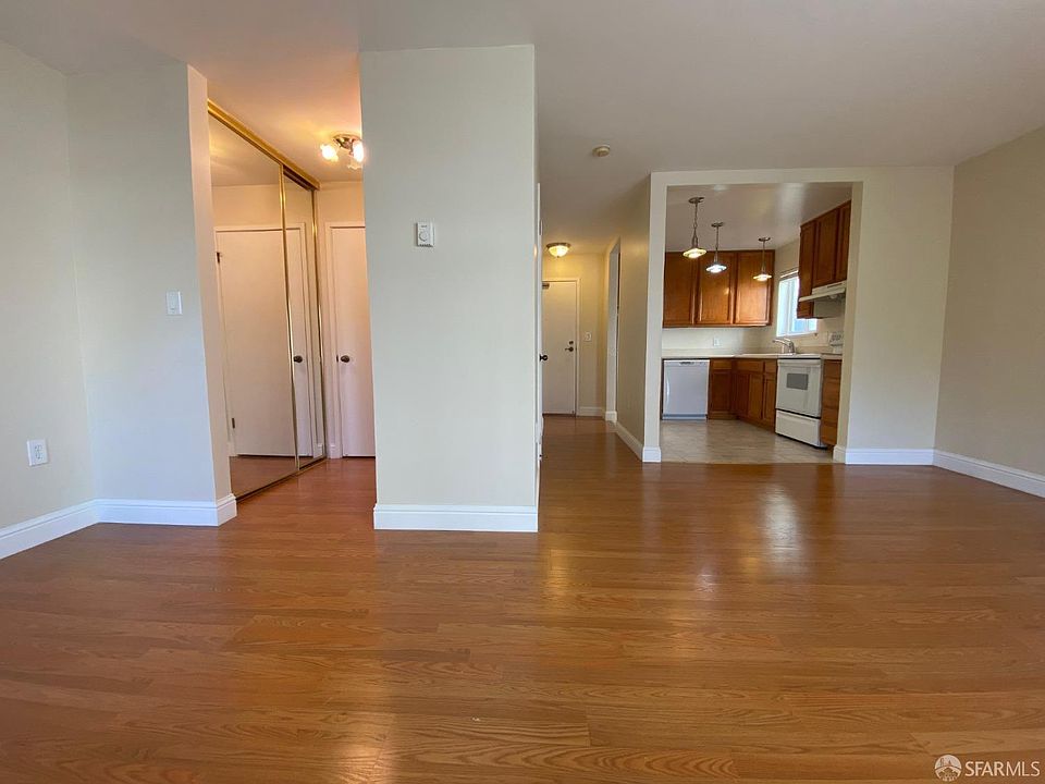 1st image of 2225 23rd St Unit 201
