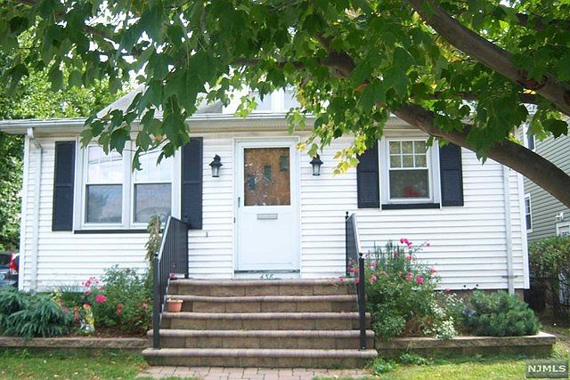 1st image of 438 Stuyvesant Ave