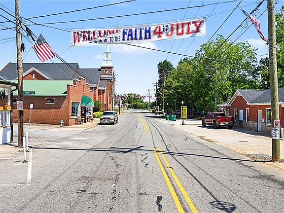 4th image of 115 N Main St