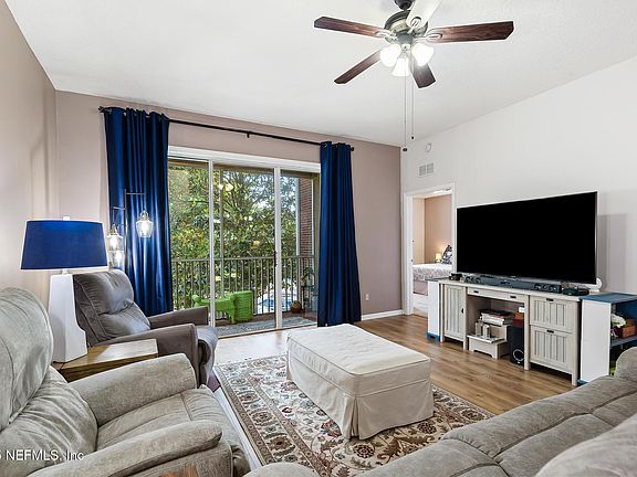 3rd image of 785 OAKLEAF PLANTATION Parkway #324
