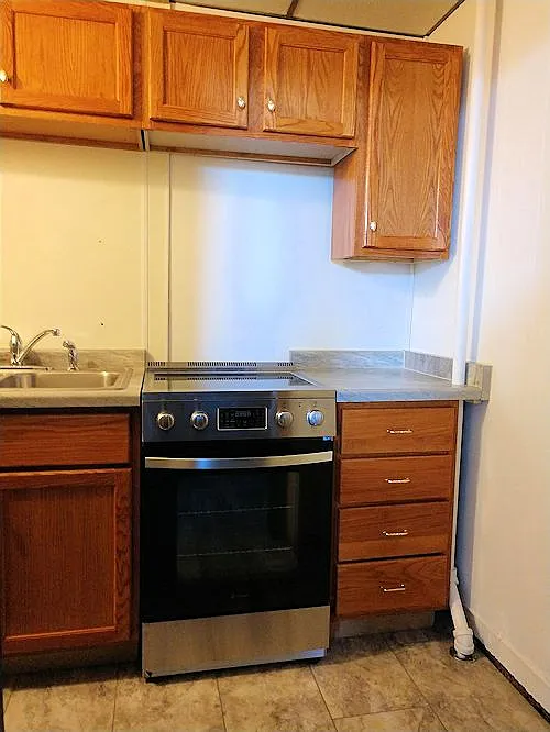1 bed, 1.5 bath, $1,299 — Photo 4