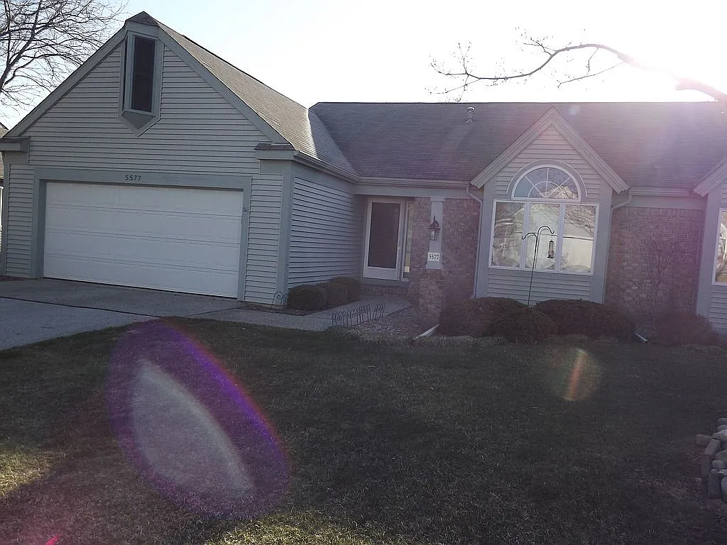 5577 Spring Knoll Dr photo 1