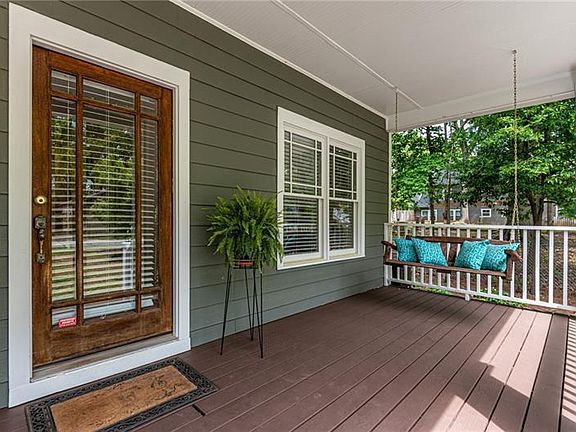 5th image of 30 Clifton St NE