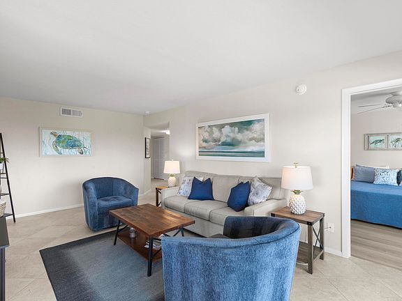 4th image of 921 Seagrape Dr Unit 405
