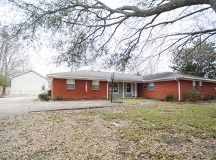 105 Seville Pl, Starkville, MS 39759