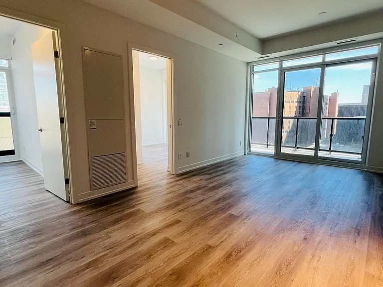 771 Yonge St #1208 — Photo 10