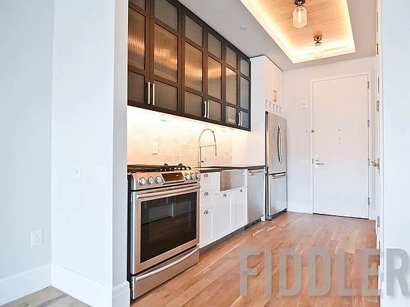 4th image of 4441 Purves St #1907