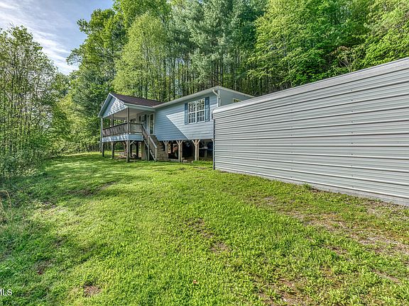 2nd image of 514 Piney Grove Rd