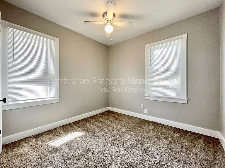 146 Lawrence St NE — Photo 7