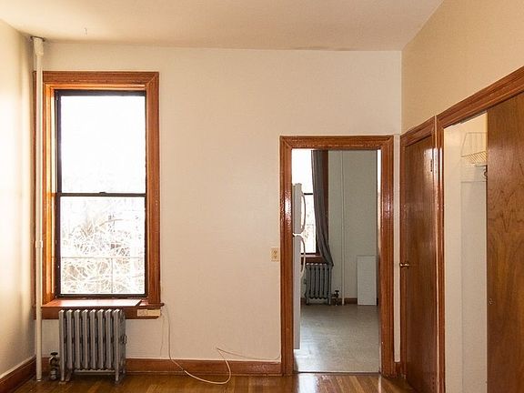 5th image of 754 Washington Ave APT 3L