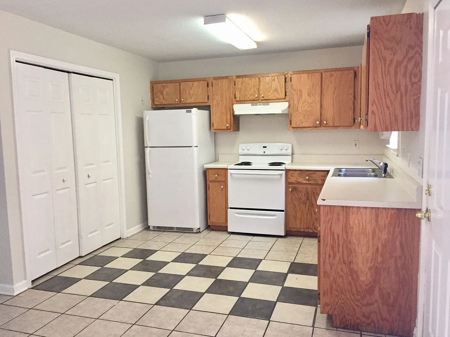 24 Dodd Blvd. Apt. C — Photo 2