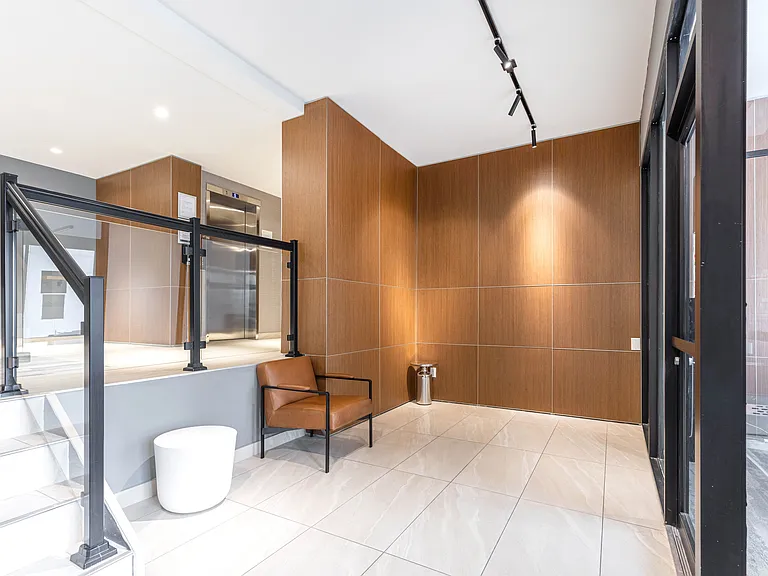 444 Kerr St — Photo 9