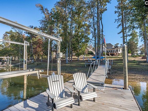 2nd image of 201 Stoney Pointe Dr