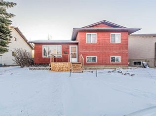 171 NW Castlebrook Rise NE, Calgary, AB T3J 1Y3