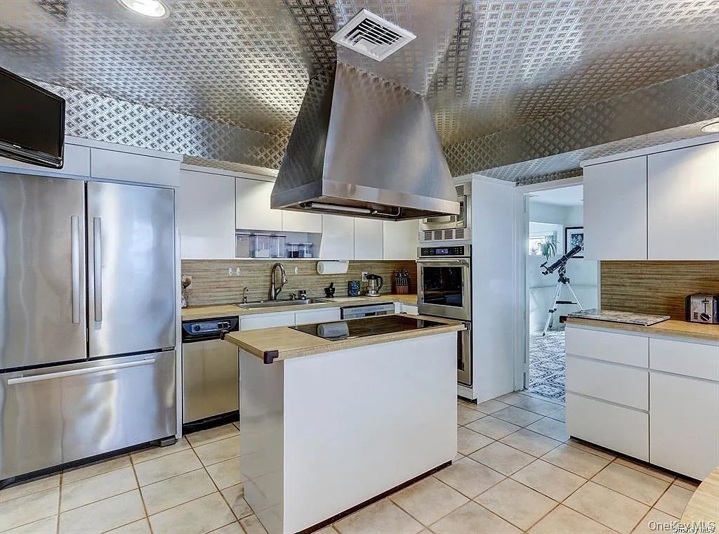 6 bed, 4.0 bath, 4006 sqft, $6,000 — Photo 4