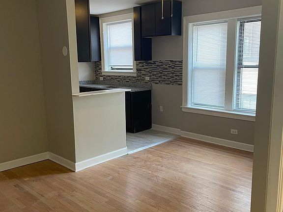 5th image of 6920 S Oglesby Ave #2623