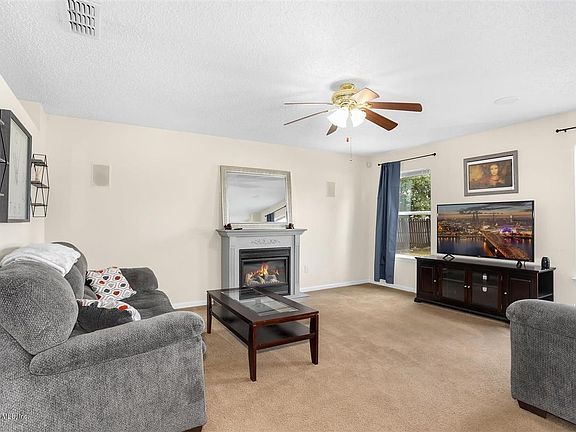 5th image of 13592 Ashford Wood Ct W