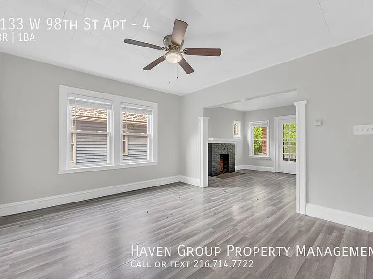 2133 W 98th St #4 — Photo 8