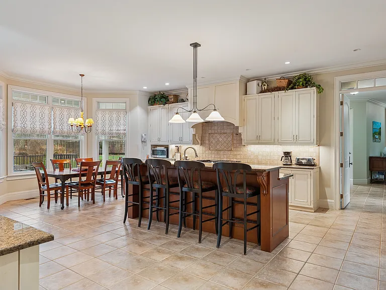 1332 Deerfield Rd — Photo 9
