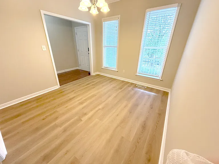 2509 Kentford Ct — Photo 10