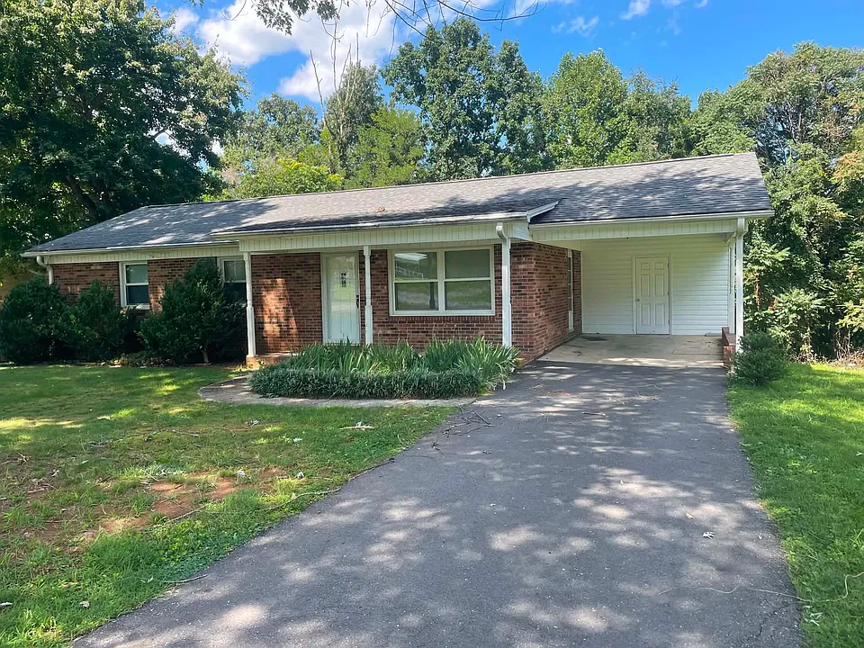 310 Atkins Ln