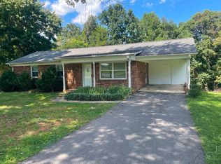 310 Atkins Ln, Mount Airy, NC 27030