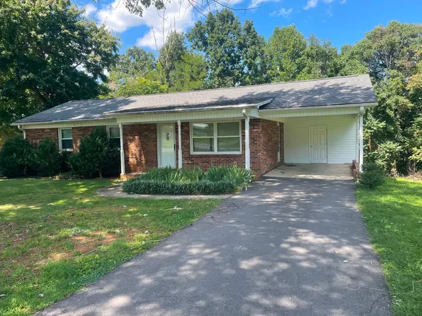 310 Atkins Ln, Mount Airy, NC 27030