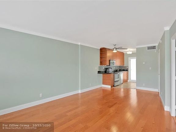 4th image of 3250 NE 28th St APT 111