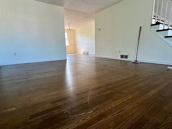 5th image of 1348 Elson Rd