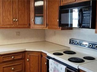 33 E Evergreen St, Nazareth, PA 18064