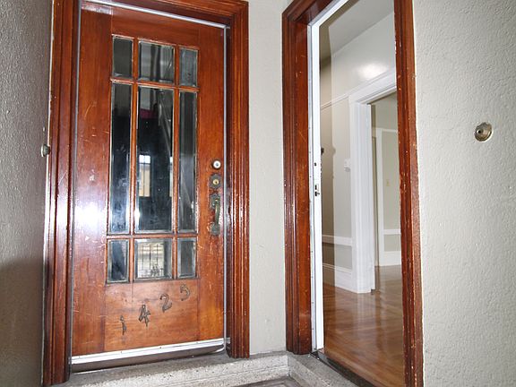 4th image of 1423-1425 19th Ave #1423