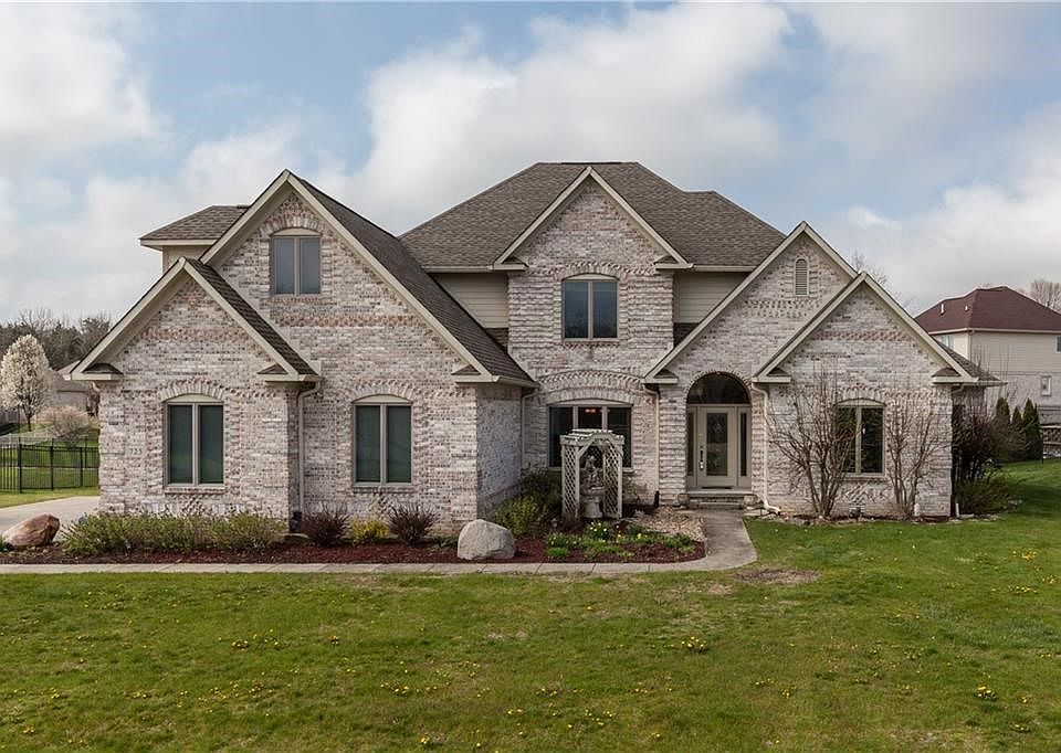 1st image of 725 Willow Pointe North Dr