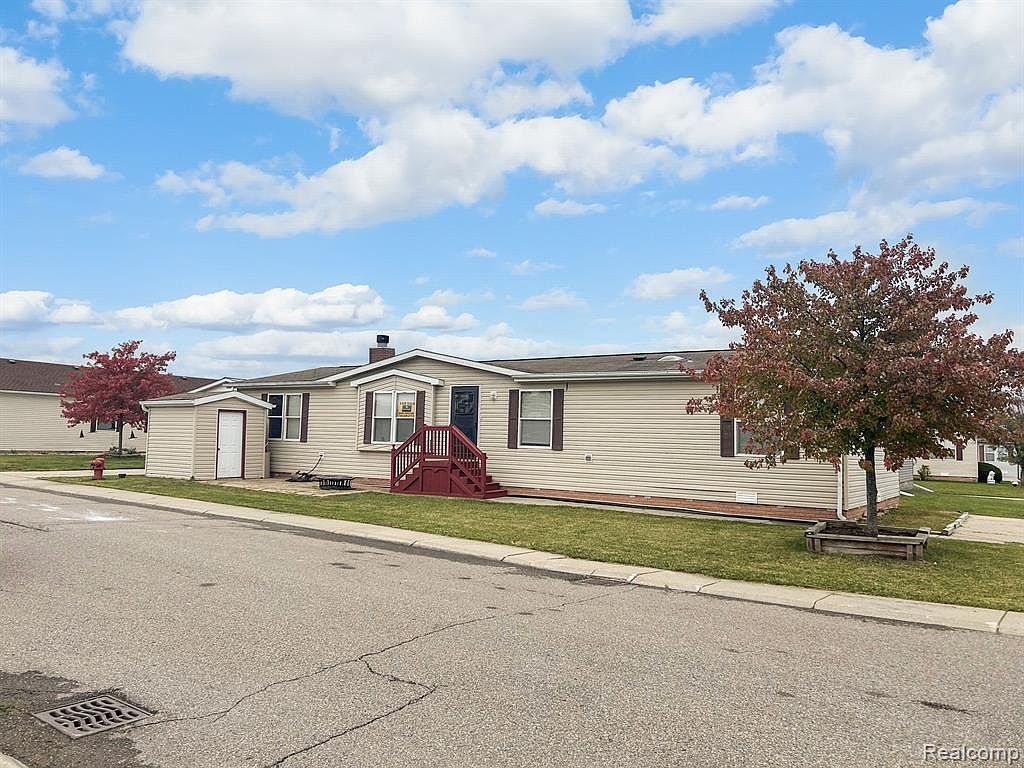 19930 Maplegrove Rd, Gibraltar, MI 48173 MLS 20230088872 Zillow