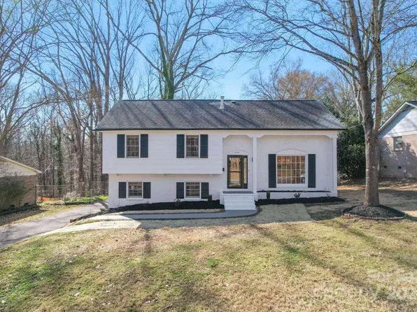 7015 Sherbourne Dr, Charlotte, NC 28210