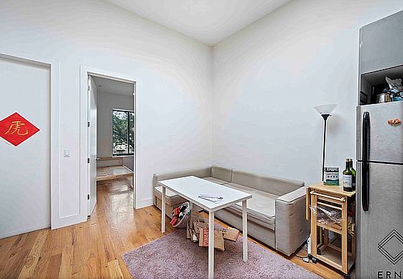 4th image of 140 Weirfield St #3A