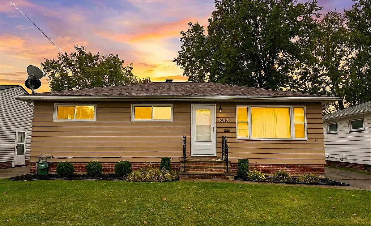 3 bed, 1088 sqft, $1,800 — Photo 1