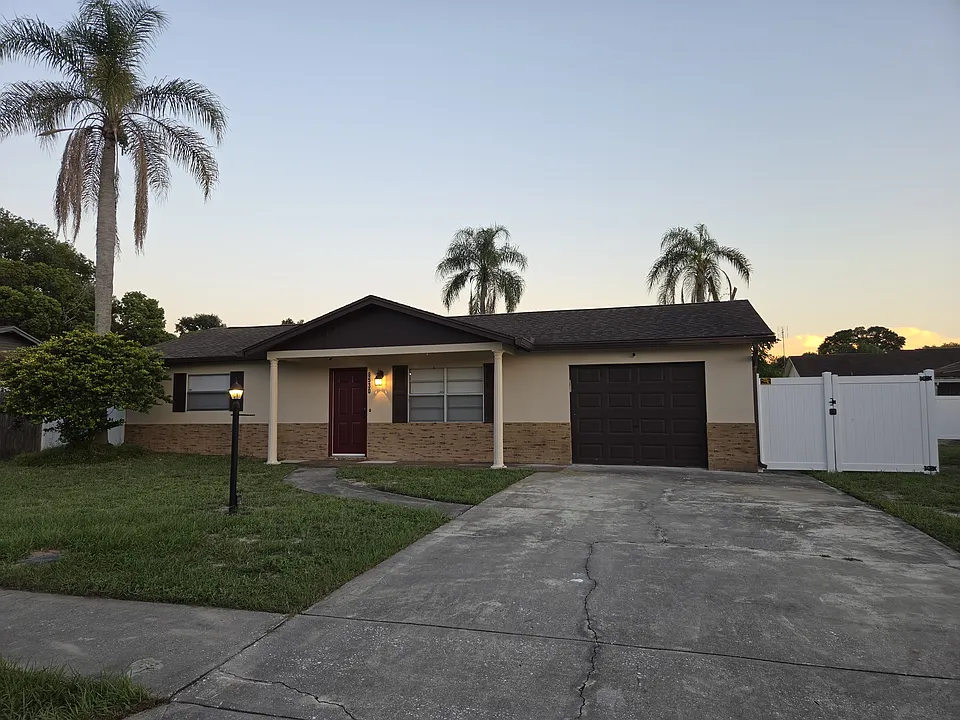 8530 Zane Ln