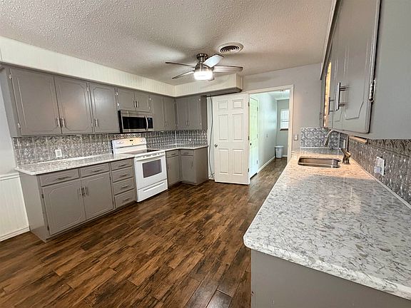 5th image of 806 S 9th St