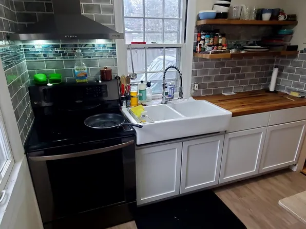 621 Janesville St NE, Fridley, MN 55432